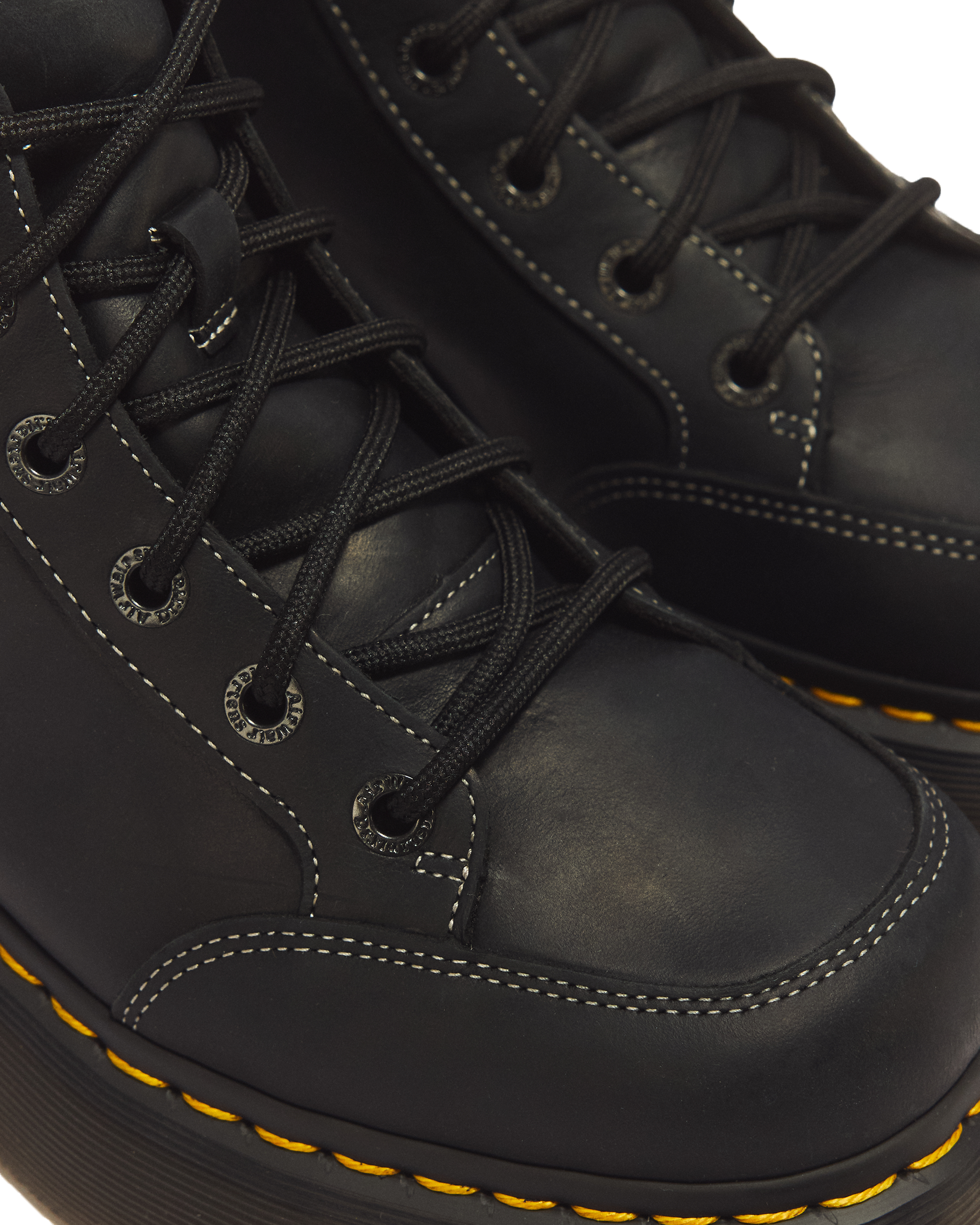 Botines Buzz de piel Wyoming con 6 ojales