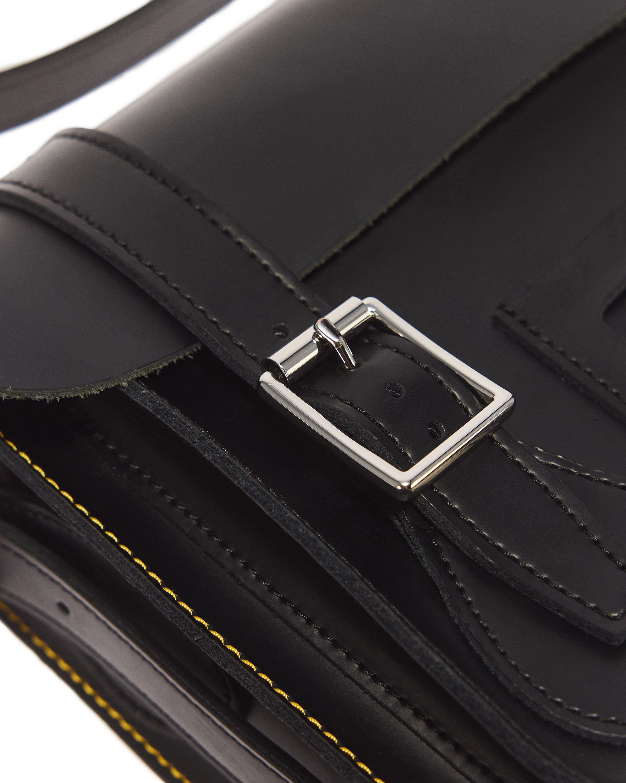 11 Inch Kiev Smooth Leather Satchel in Black | Dr. Martens™