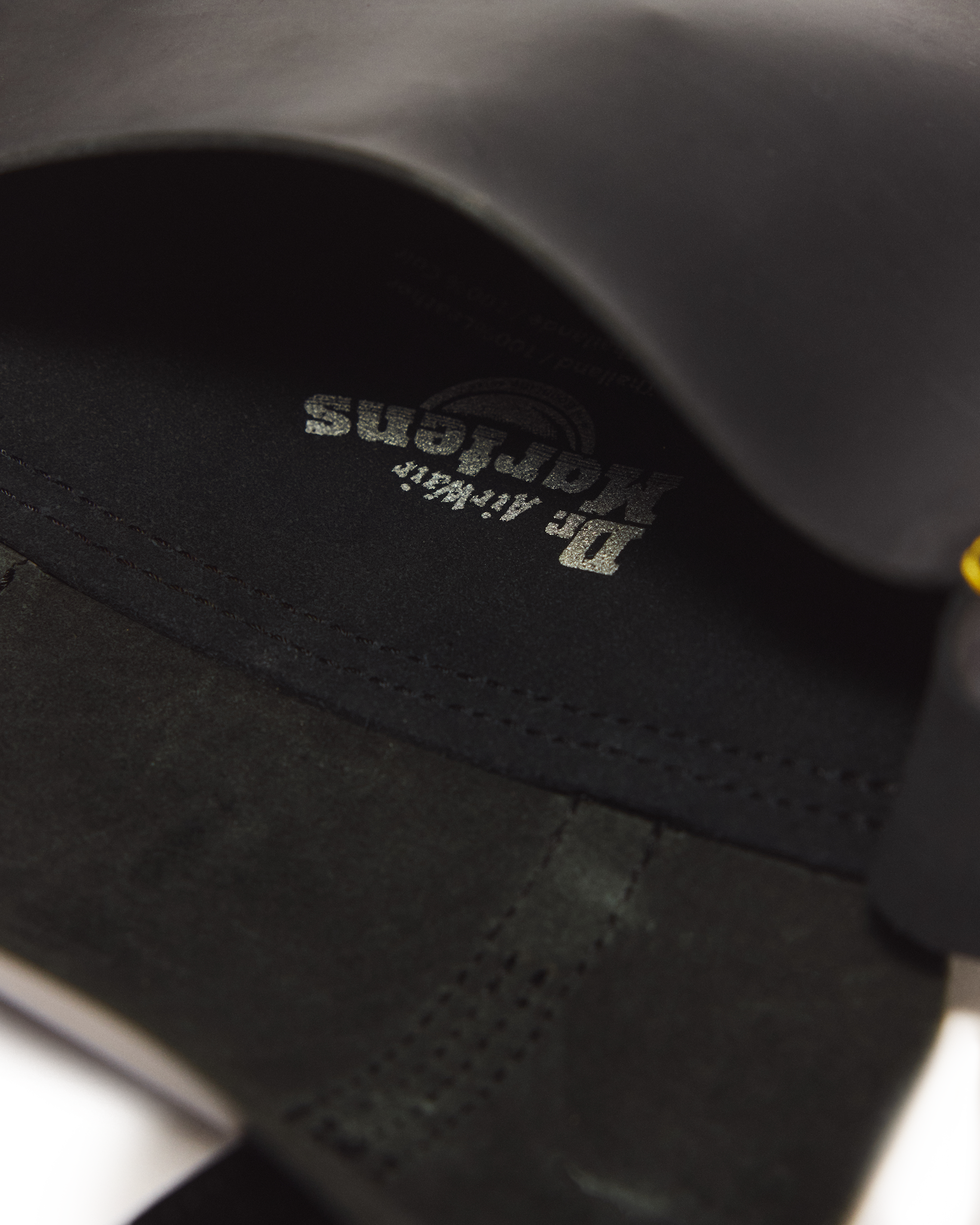 7 Inch Leather Crossbody Bag in Black | Dr. Martens™