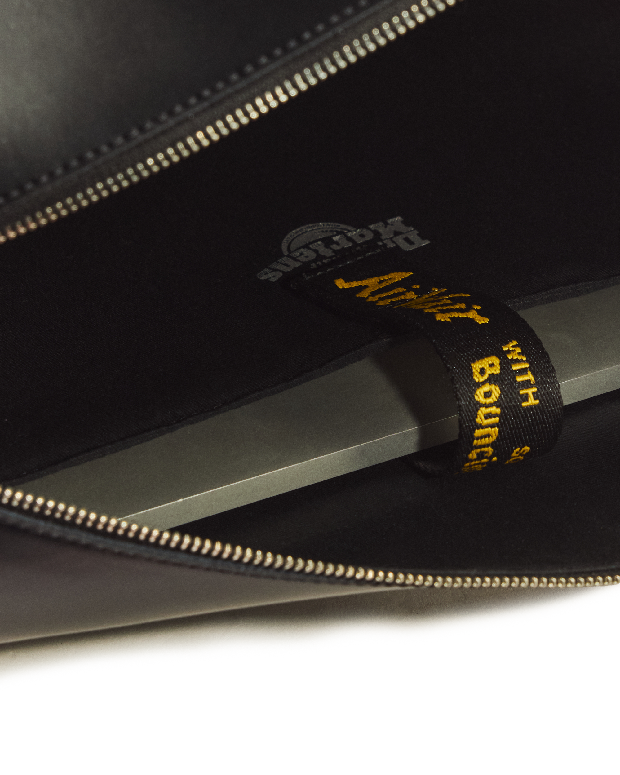 Smooth Leather Weekender Bag in Black | Dr. Martens™