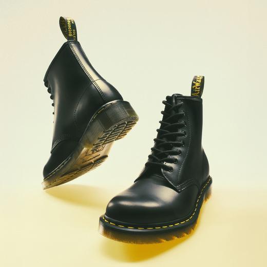 Dr. Martens 1460 W ブラック 4 UK 1460 Smooth Leather Lace Up Boots in Black | Dr. Martens