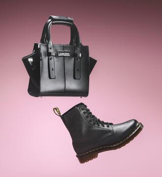 SS26_Mothers_Day_HP_Tile_Launch_Mobile_Desktop_Black_Group?w=481&fmt=auto&qlt=default			