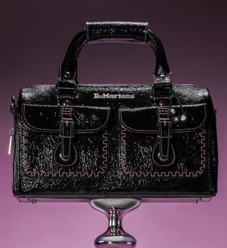 SS26_ValentinesDay_Bag_EMEA_AMER?w=481&fmt=auto&qlt=default			