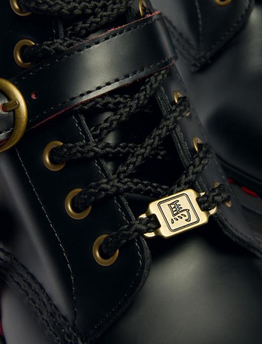 SS26_YOTH_LAUNCH_LP_1460_PRODUCT%20DETAIL%202_Mobile?w=966&fmt=auto&alt=default