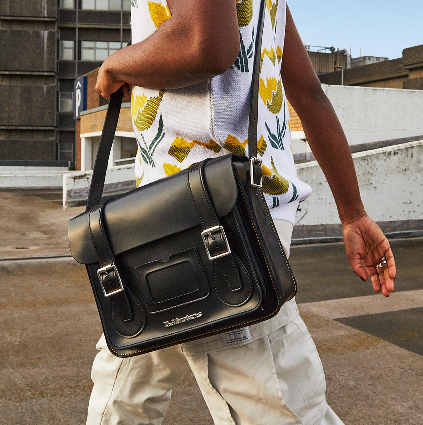 hp-ContentTile-bags-desk-ss23