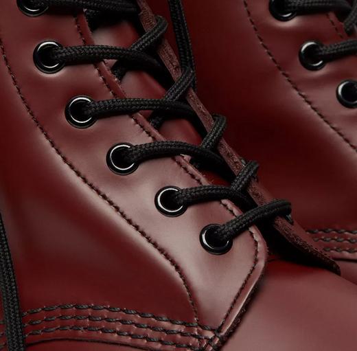 Close up of the smooth leather 1460 boot in red