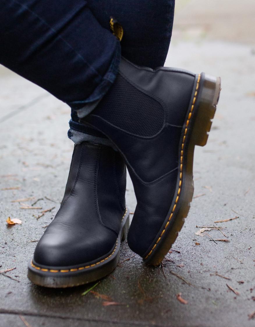 DR MARTENS ANKLE BOOTS IN WINTER