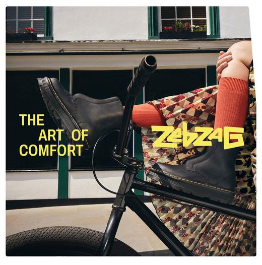 Woman on wearing the Zebzag Laceless Boot