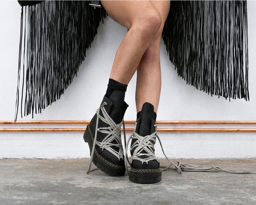 Dr. Martens 1B60 Quad Boot