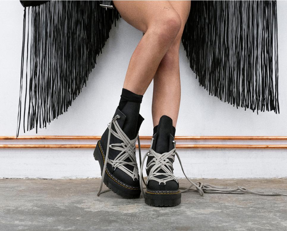 Dr. Martens 1B60 Quad Boot