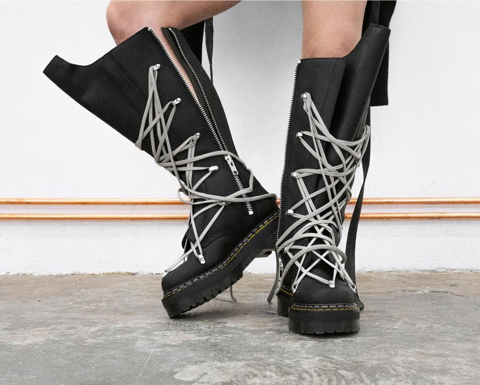 Dr. Martens 1B60 Quad Boot