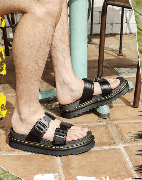 Guys best sale and sandals