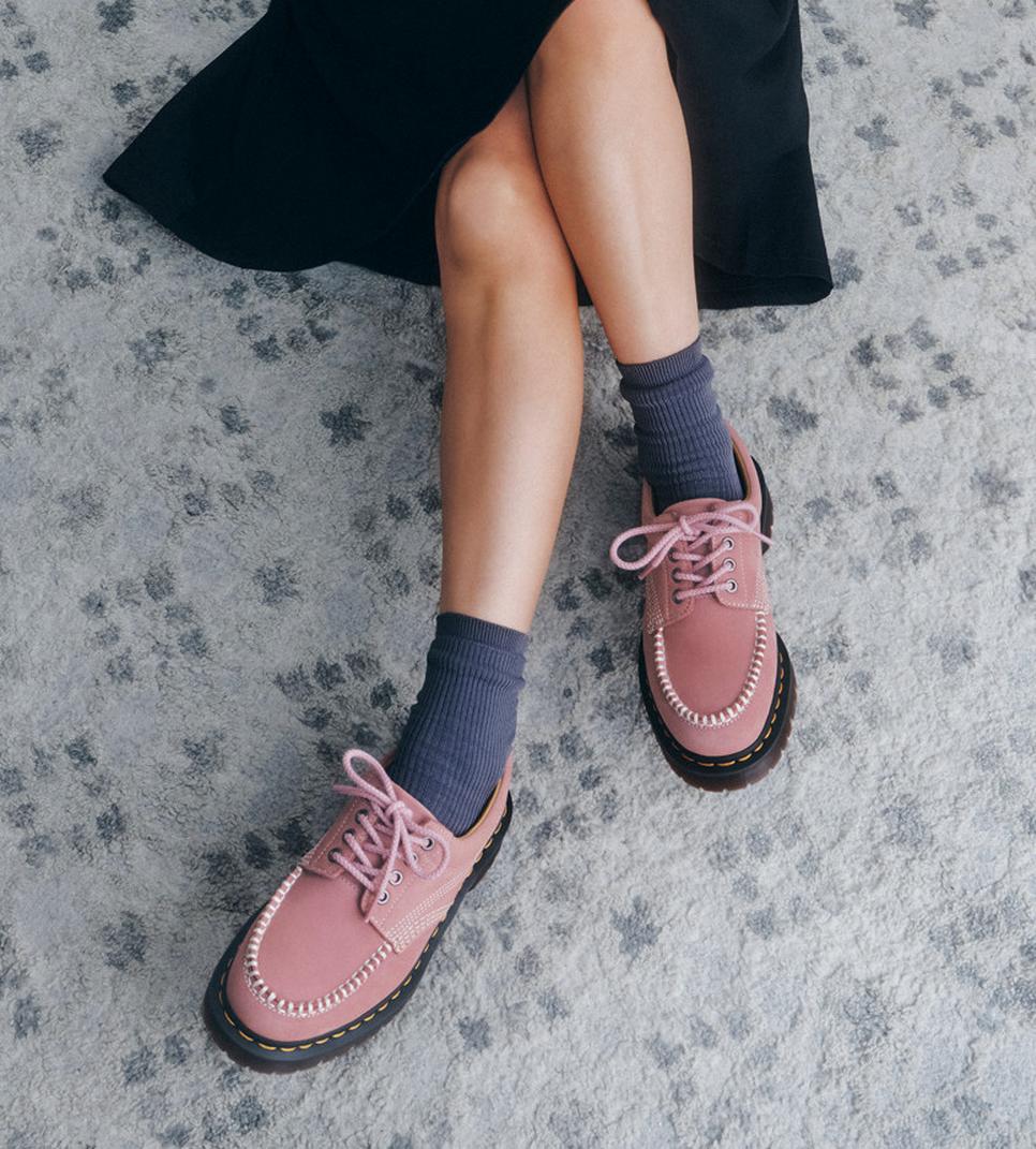 Close up of the Lowell Dusty Rose Milled Nubuck shoe
