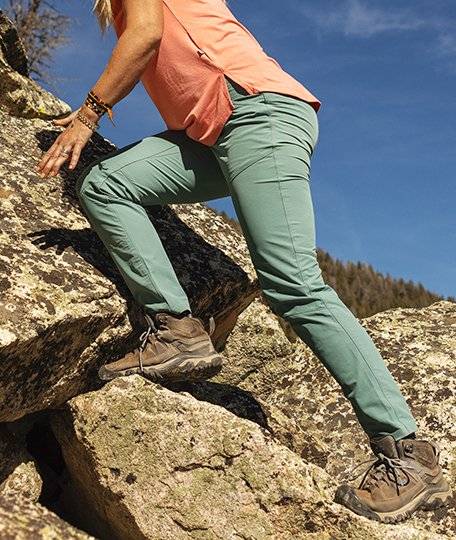 a women hiking wearing activewear