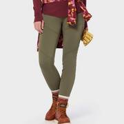 Woman wearing olive green leggings.