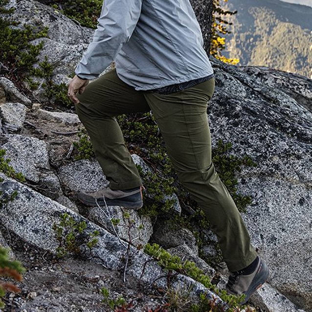 Men's AKHG Stone Run Standard Fit Pants