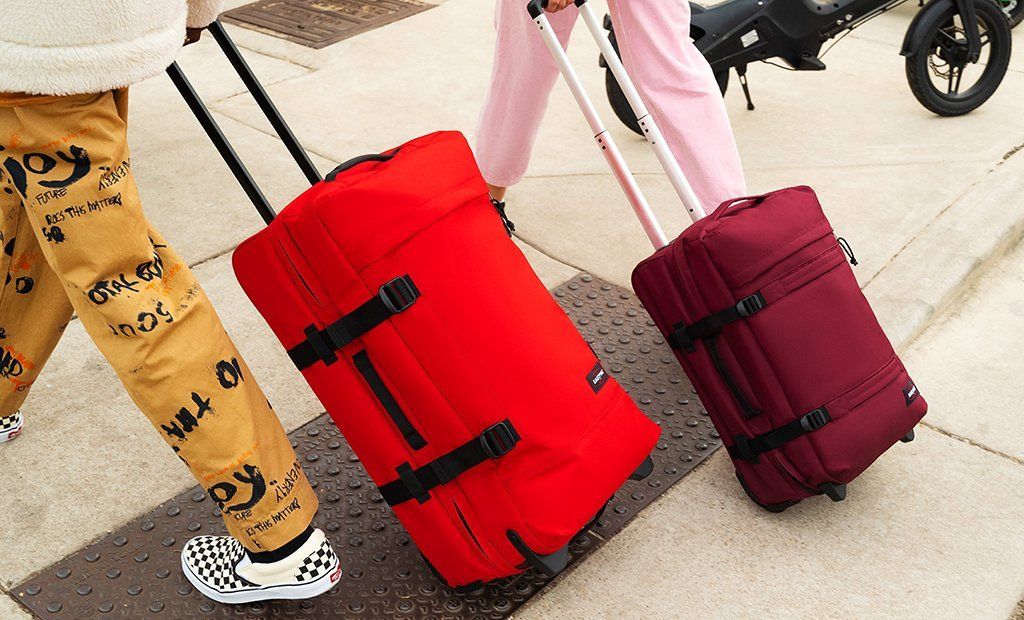 plakband aankunnen vijandigheid Travel Gear - Bags and Accessories | Eastpak UK