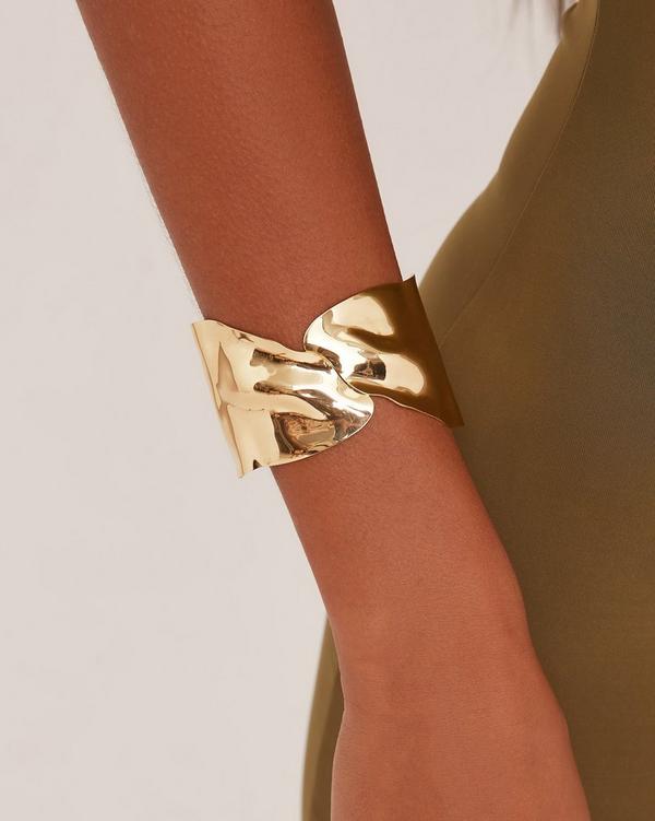 Twisted Detail Cuff Bracelet In Gold