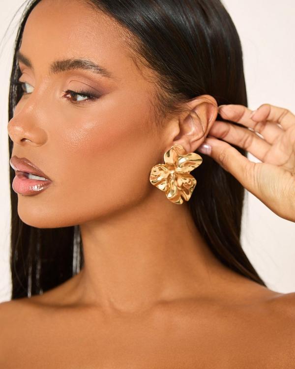 Flower Detail Oversized Stud Earring In Gold