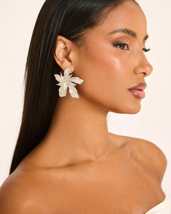 Oversized Flower Stud Earrings In Silver