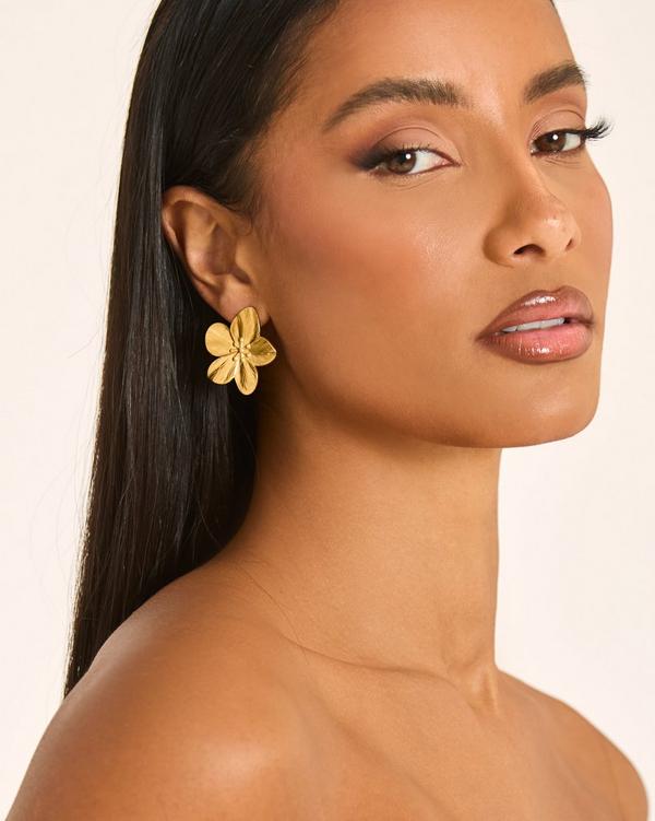 Flower Stud Earrings In Gold