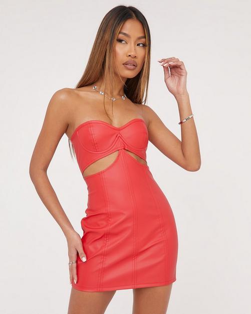 Red short best sale dress outfit