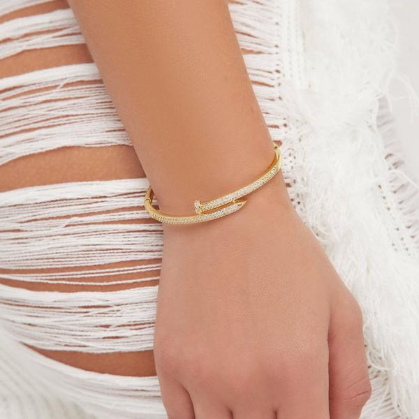 Flower Detail Bracelet in White and Gold, Women's Size UK One Size - Ego
