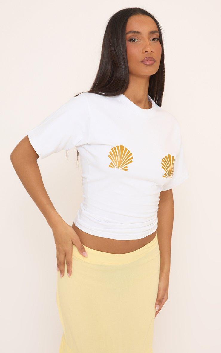 Short Sleeve Shell Graphic Detail Fitted T-Shirt In White | EGO US