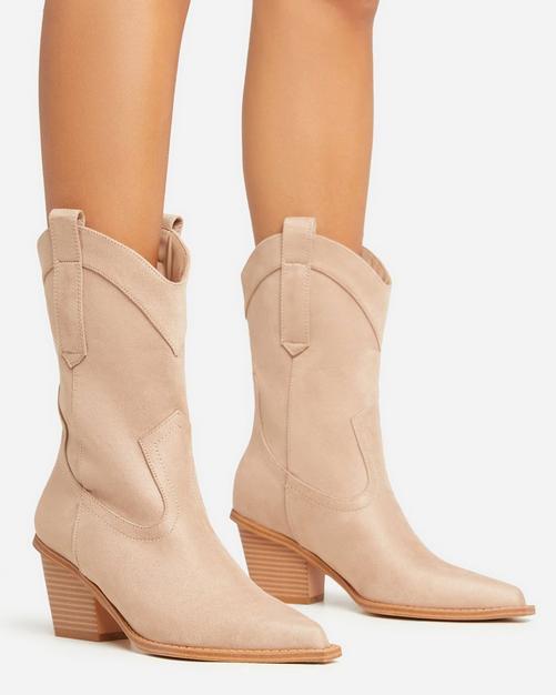 Flat heel hotsell cowboy boots