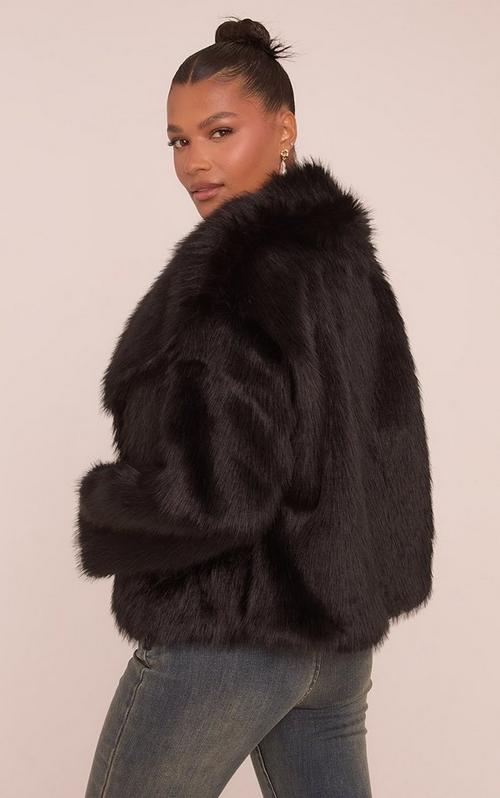 Oversized Collar Detail Cropped Shaggy Coat In White faux Fur
