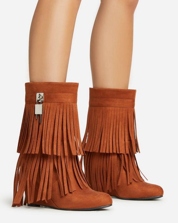 Fringe wedge clearance boots