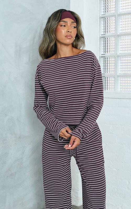 Long Sleeve Oversized Graphic T-Shirt In Chocolate Brown | EGO US