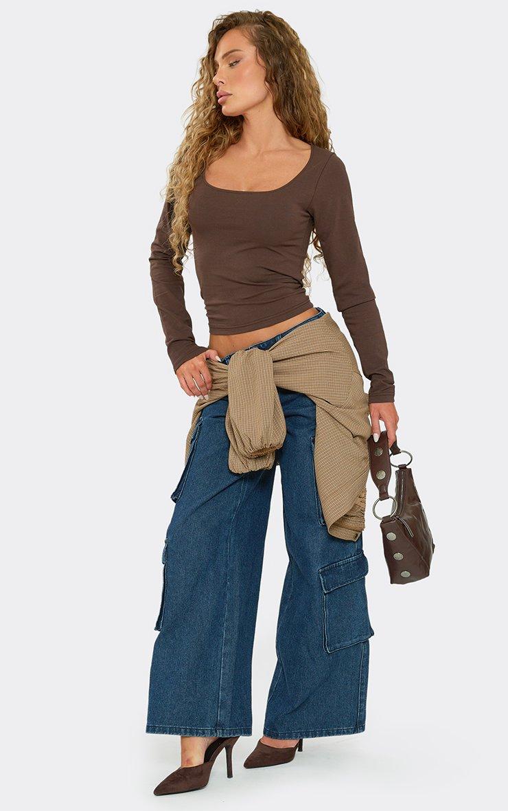 Long Sleeve Scoop Neck Fitted Top In Chocolate Brown