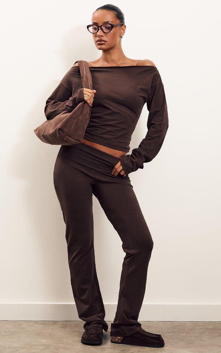 Long Sleeve Off The Shoulder Cinched Waist Top In Chocolate Brown