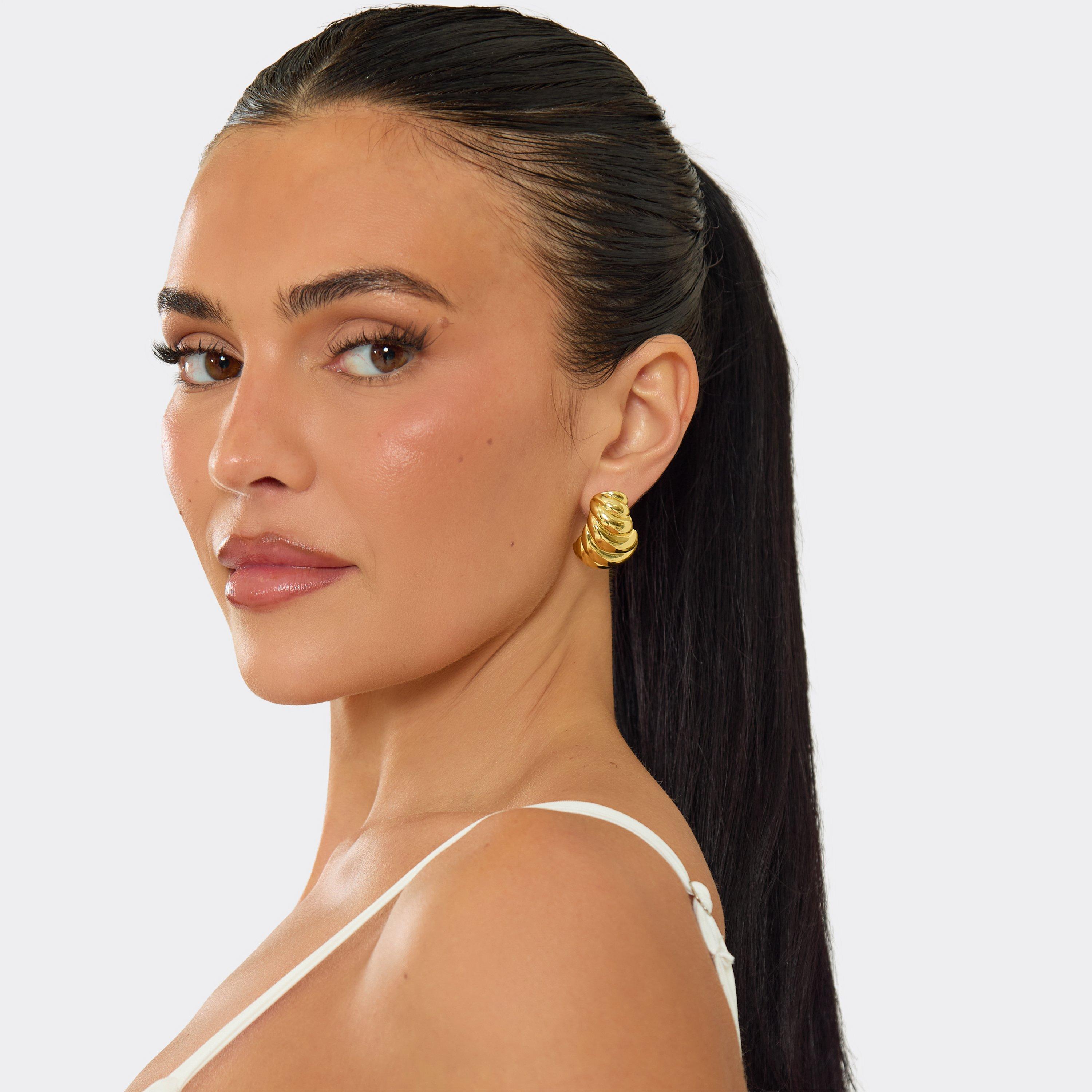 Shell Shape Ribbed Detail Stud Earrings In Gold, Women's Size UK 0