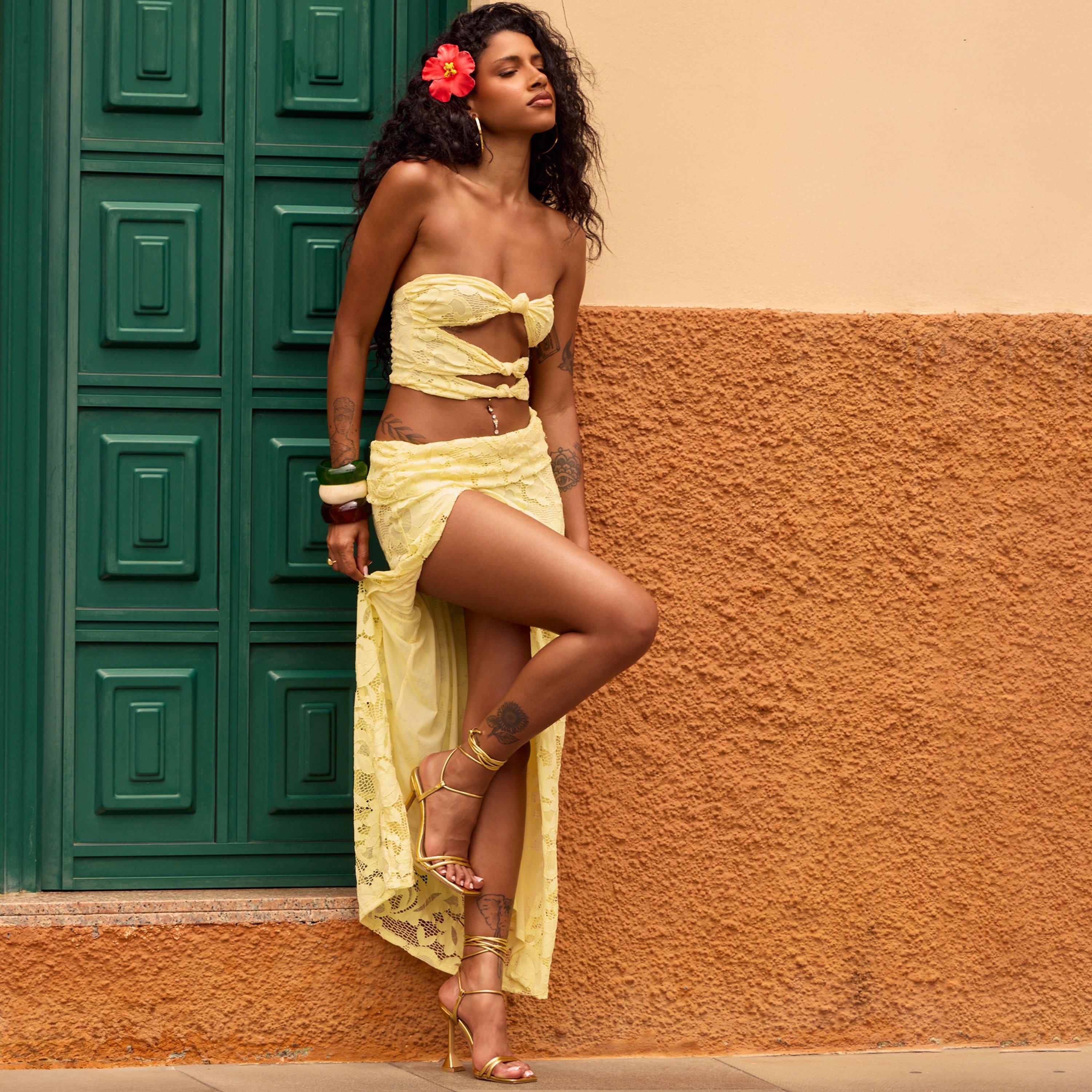 Bandeau Knot Detail Cut Out Side Split Maxi Dress In Lemon Lace, Women's Size UK 14