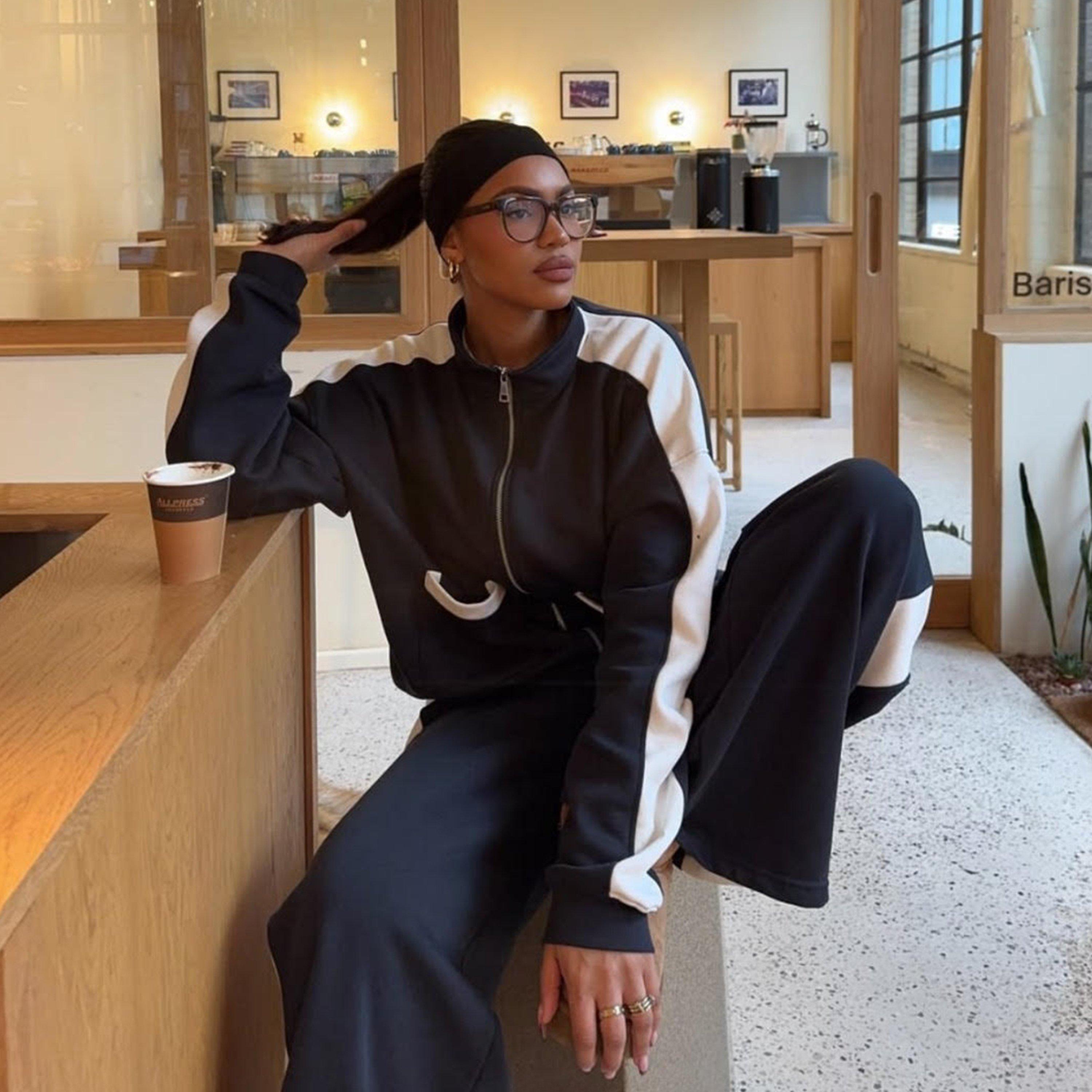 Contrast Panel Pocket Detail Boxy Zip Up Sweatshirt In Navy, Women's Size UK 8