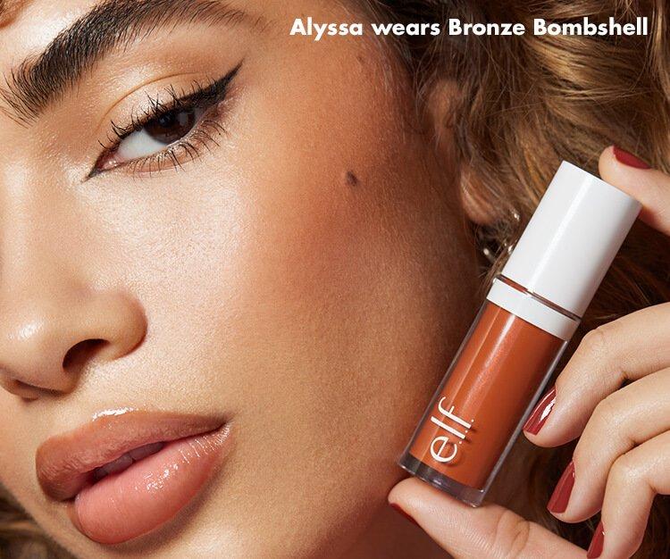 Alyssa wears Bronze Bombshell