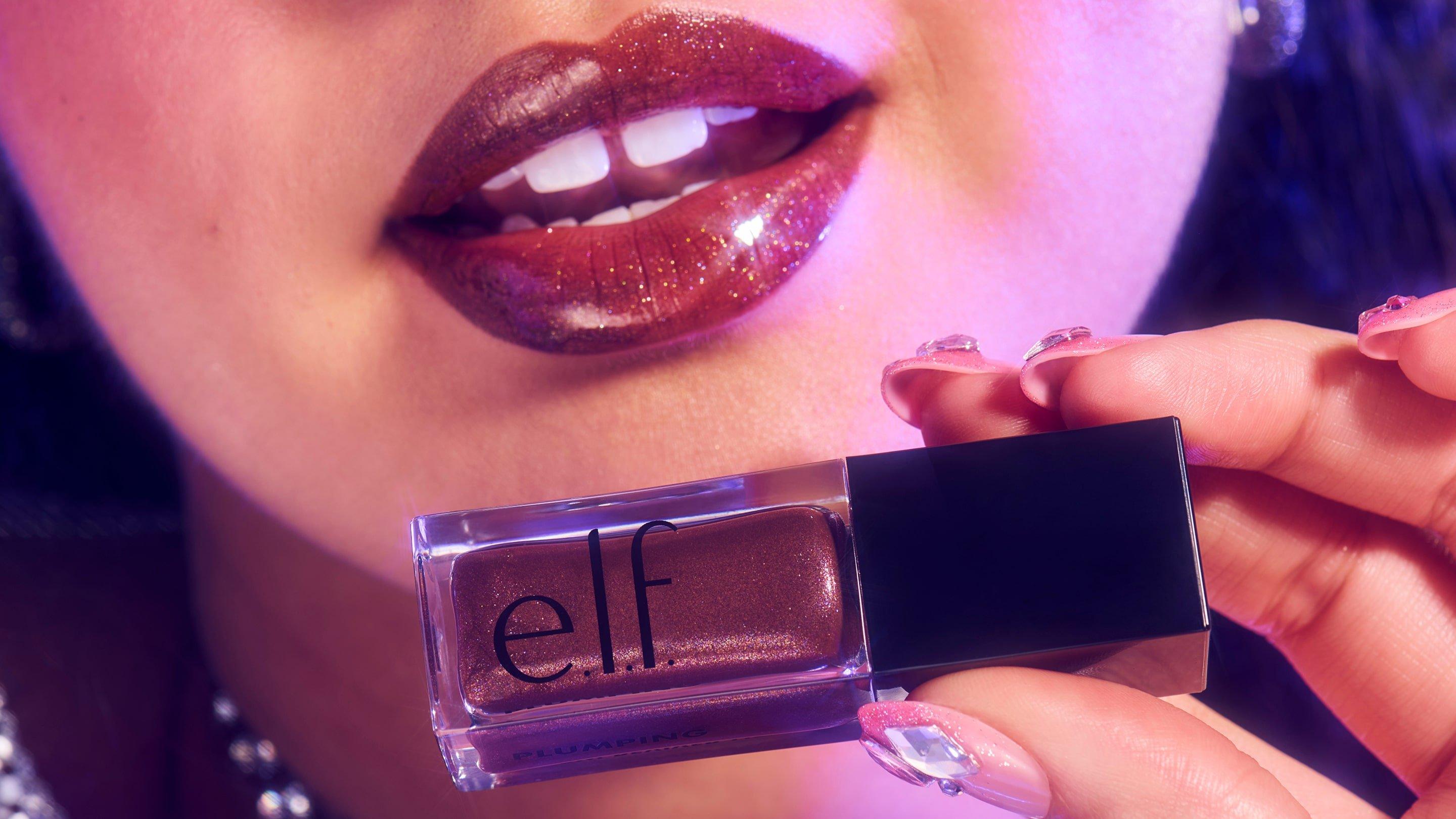 Plumping lip oil in brown shades