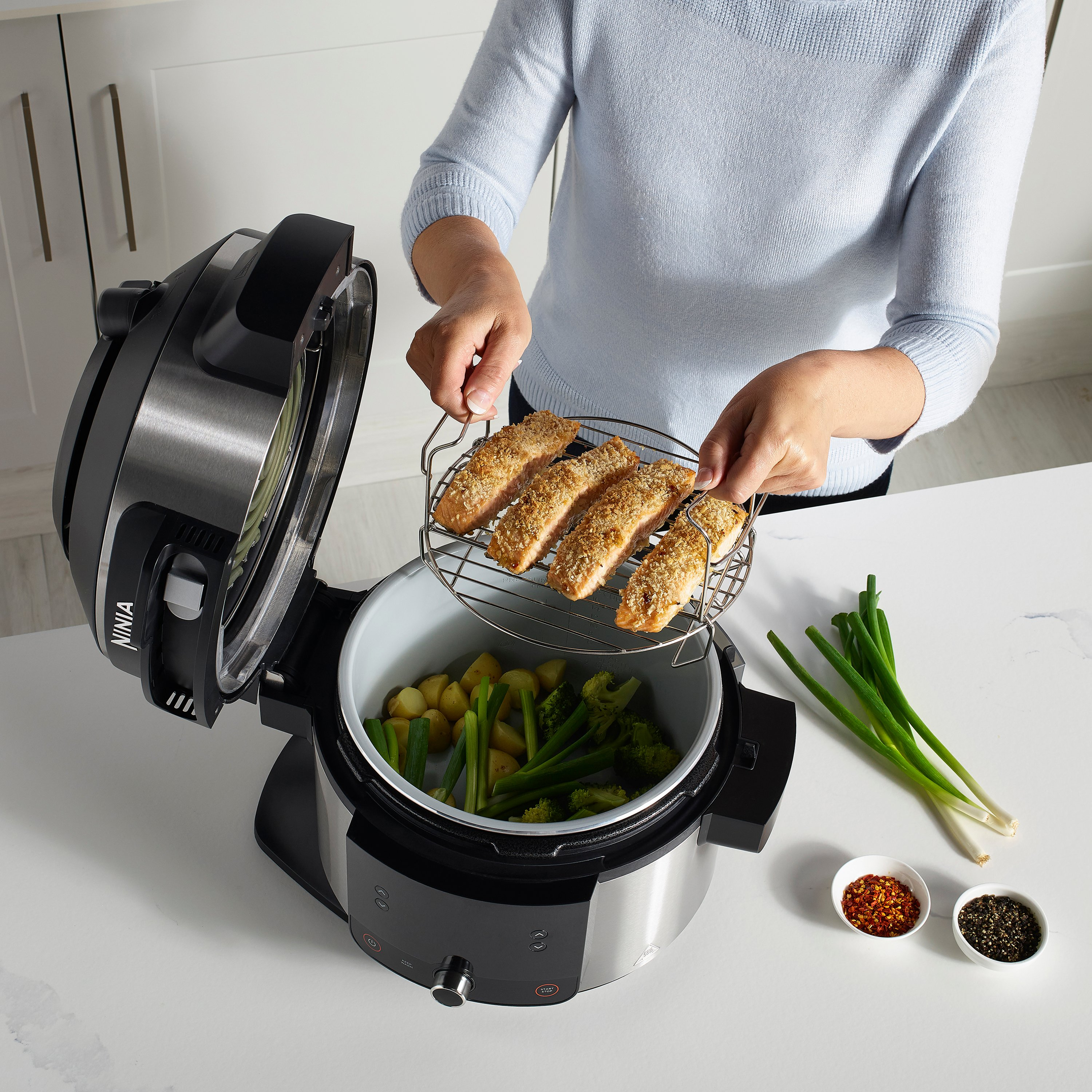 キッチン家電 Lakula Cooker Plus Compact Multi Cooker 時短も美味しさもこれ1台で。電気圧力調理 ラクラ・クッカーシリーズ