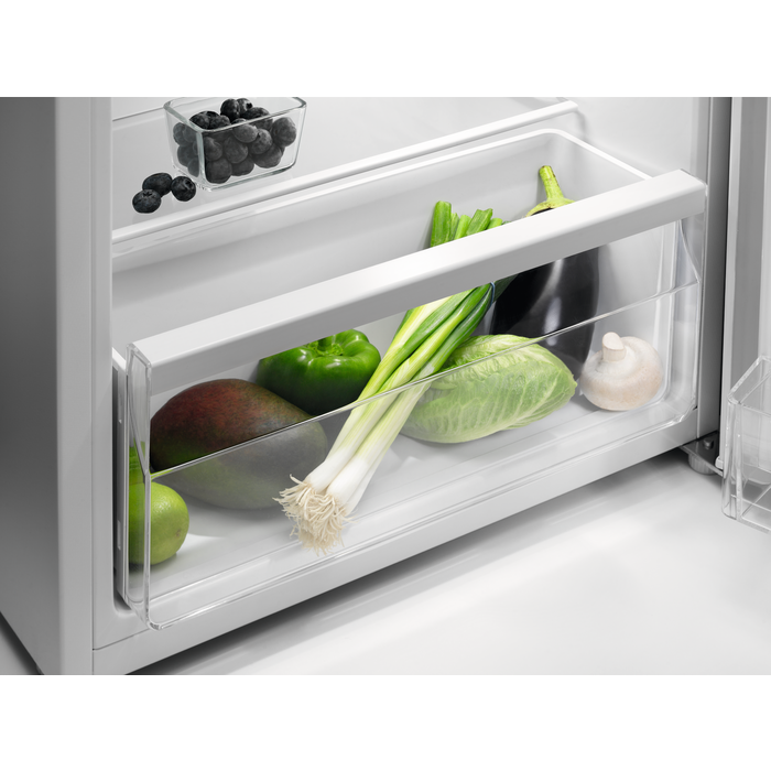 F. Teknix STF1365W 157litre Fridge Freezer Frost Free Class F