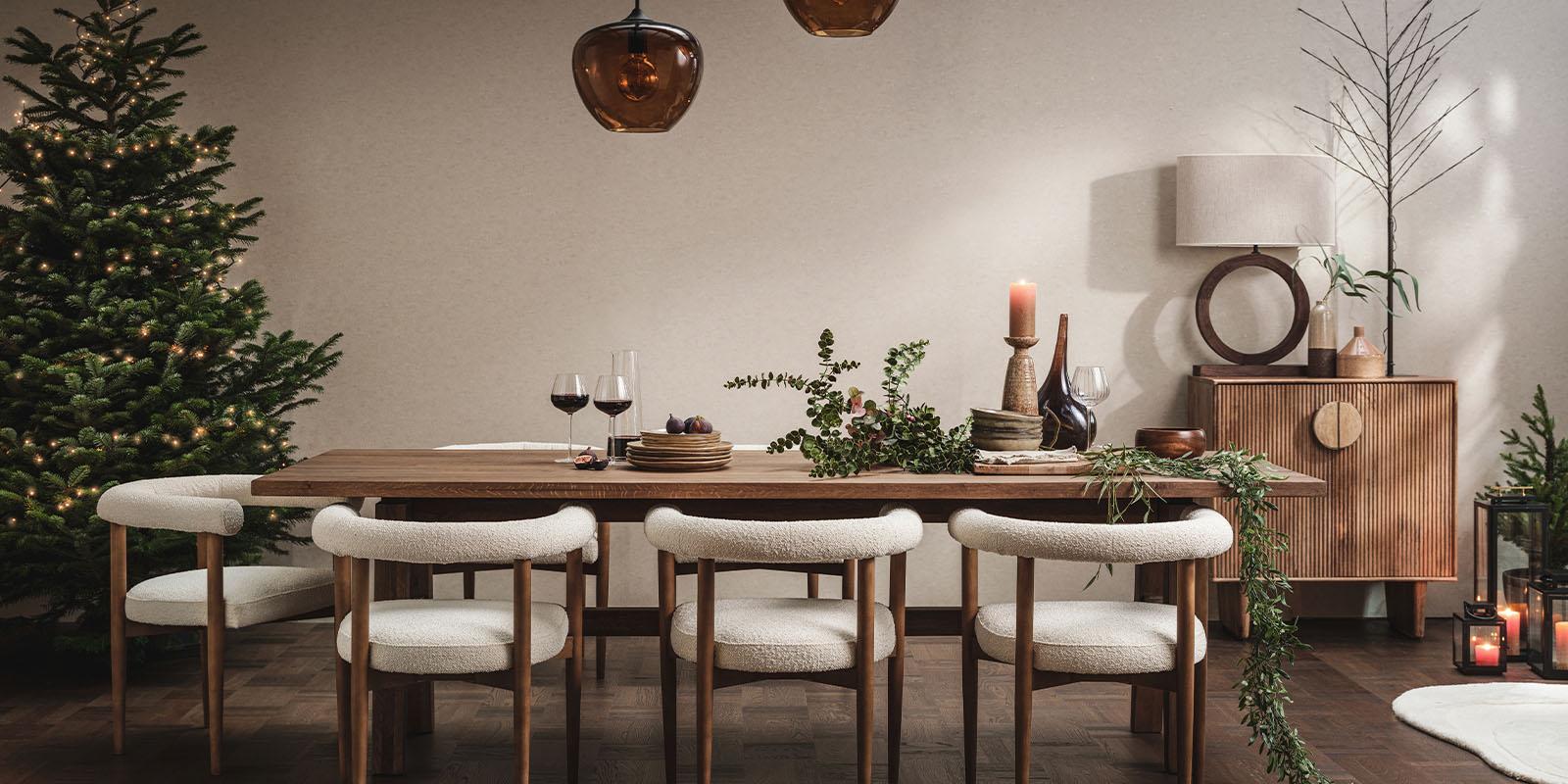 Dining table in neutral coloured room