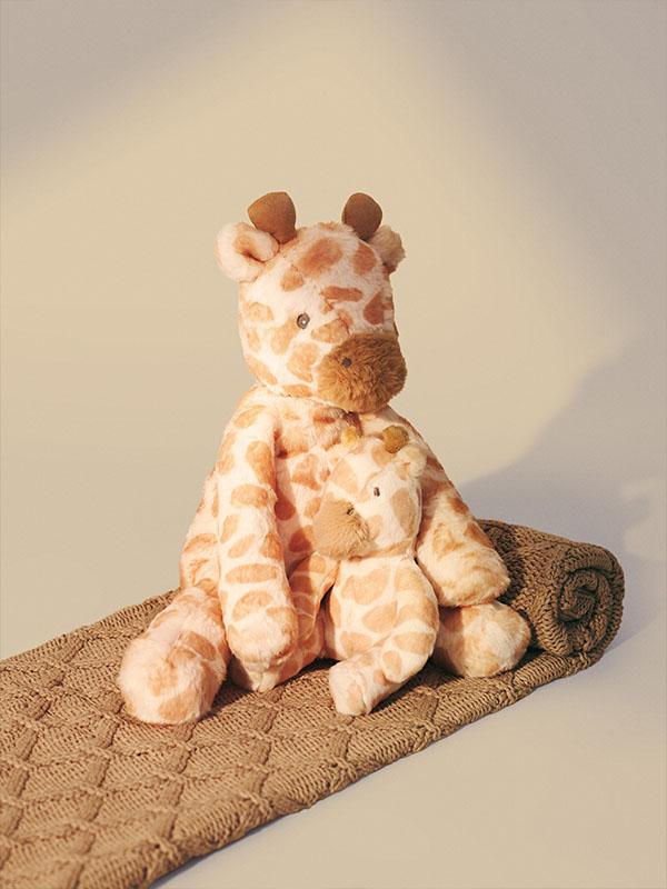 cuddly giraffe toys