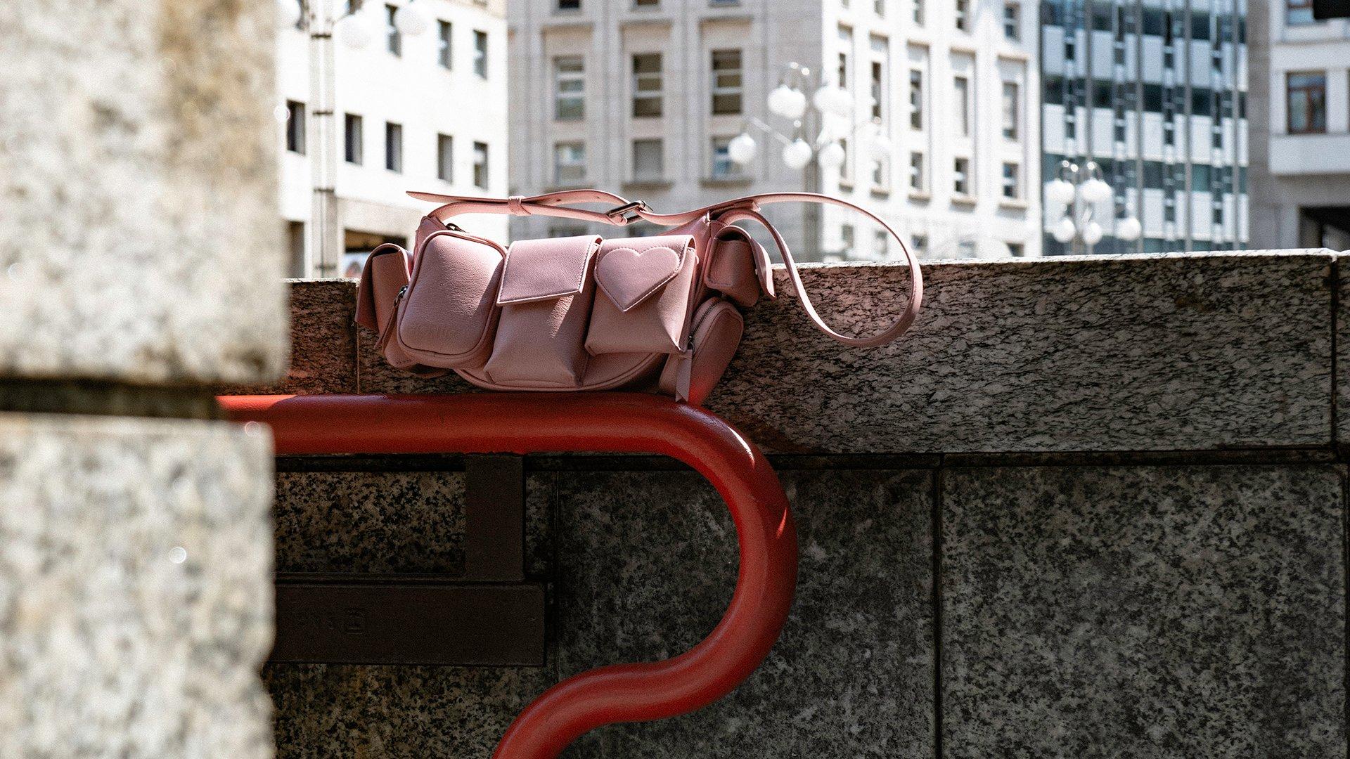 Super Pocket Leather Bag in pink