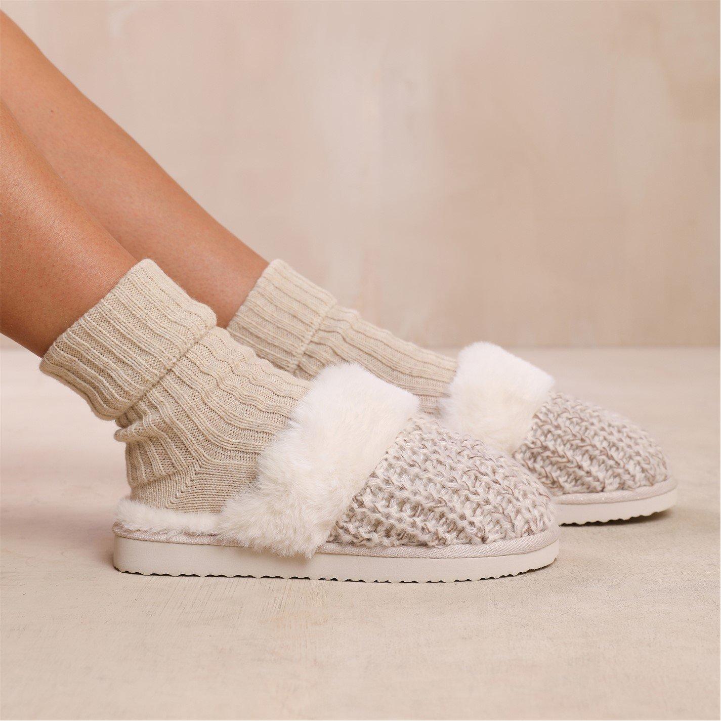 Whitegreyyarn - Wheres That From - Comfort White Yarn Fur Trim Knitted Slippers - 3