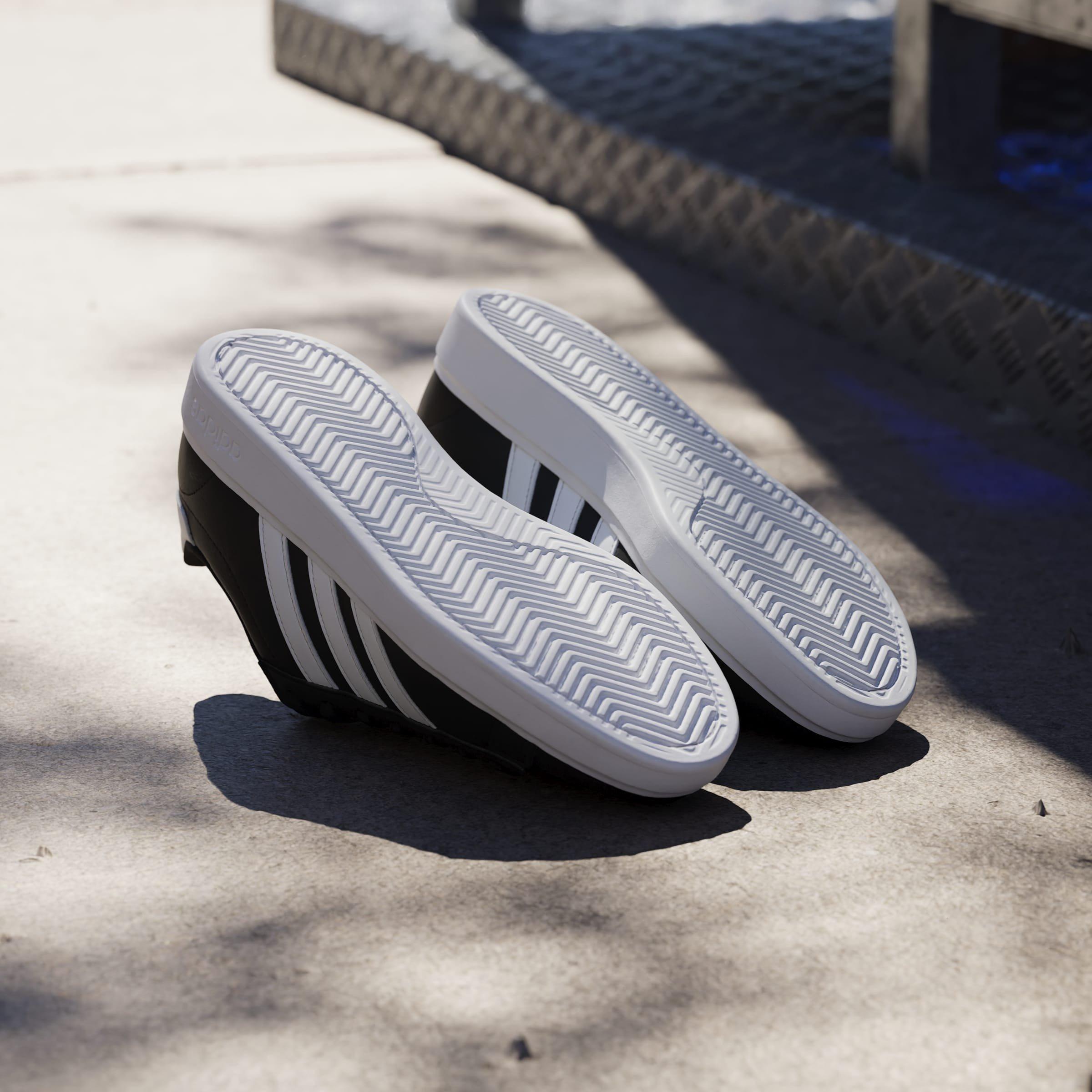 assic Green / Gold Metallic

Noir de base / Vert classique / Métallique or - adidas - Grand Court Cloudfoam Comfort Shoes Unisex - 11