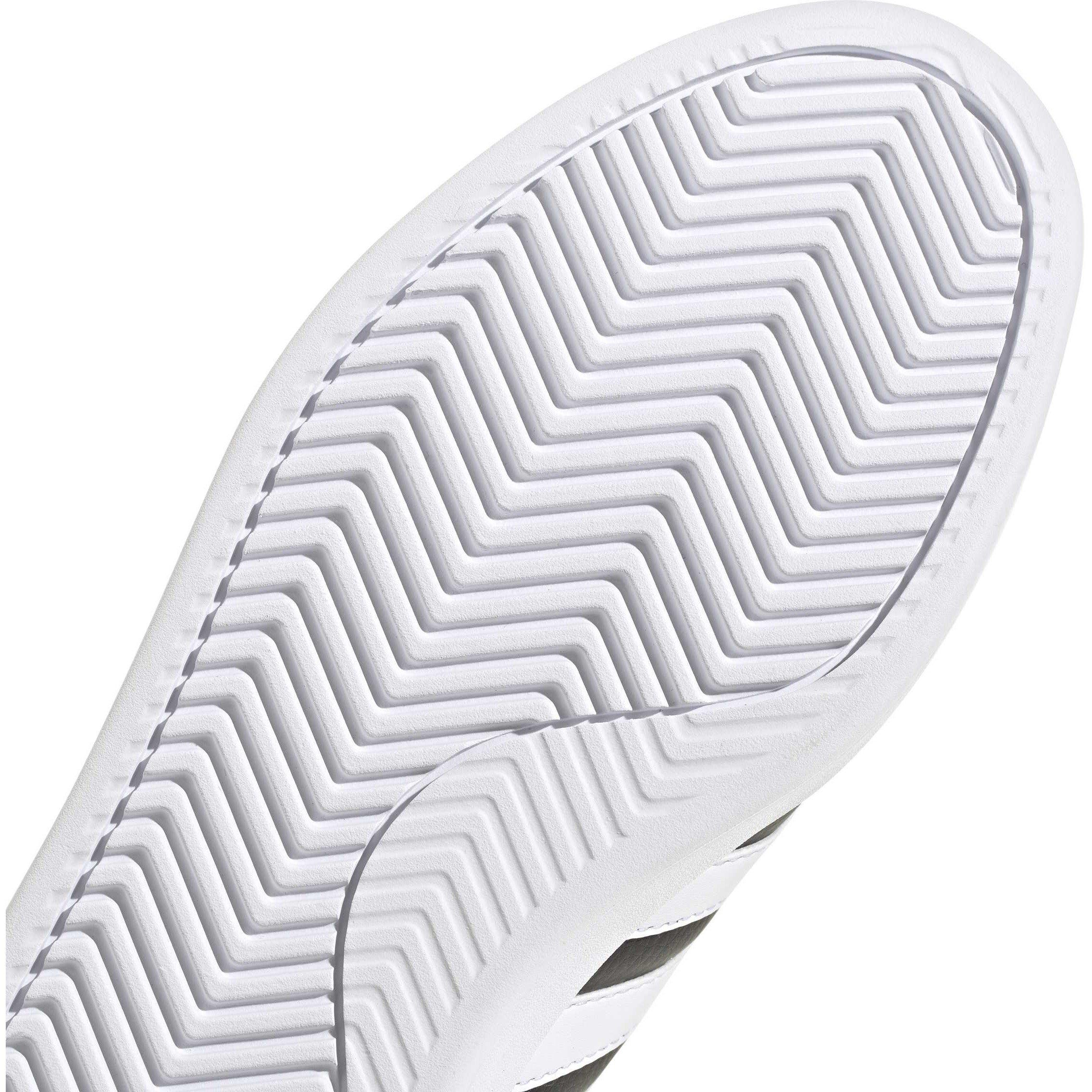 assic Green / Gold Metallic

Noir de base / Vert classique / Métallique or - adidas - Grand Court Cloudfoam Comfort Shoes Unisex - 8