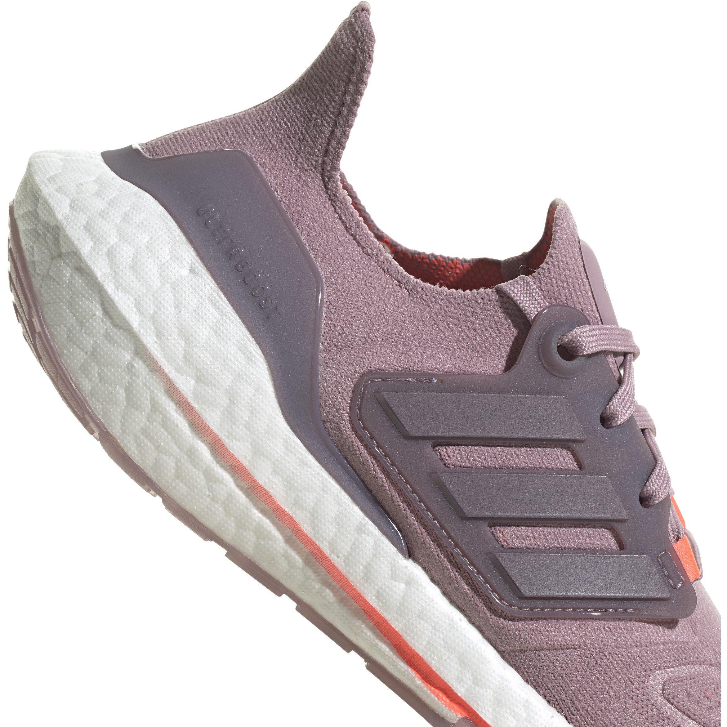 Magični Mauve / L - adidas - ULTRABOOST 22 SHOES Womens - 7