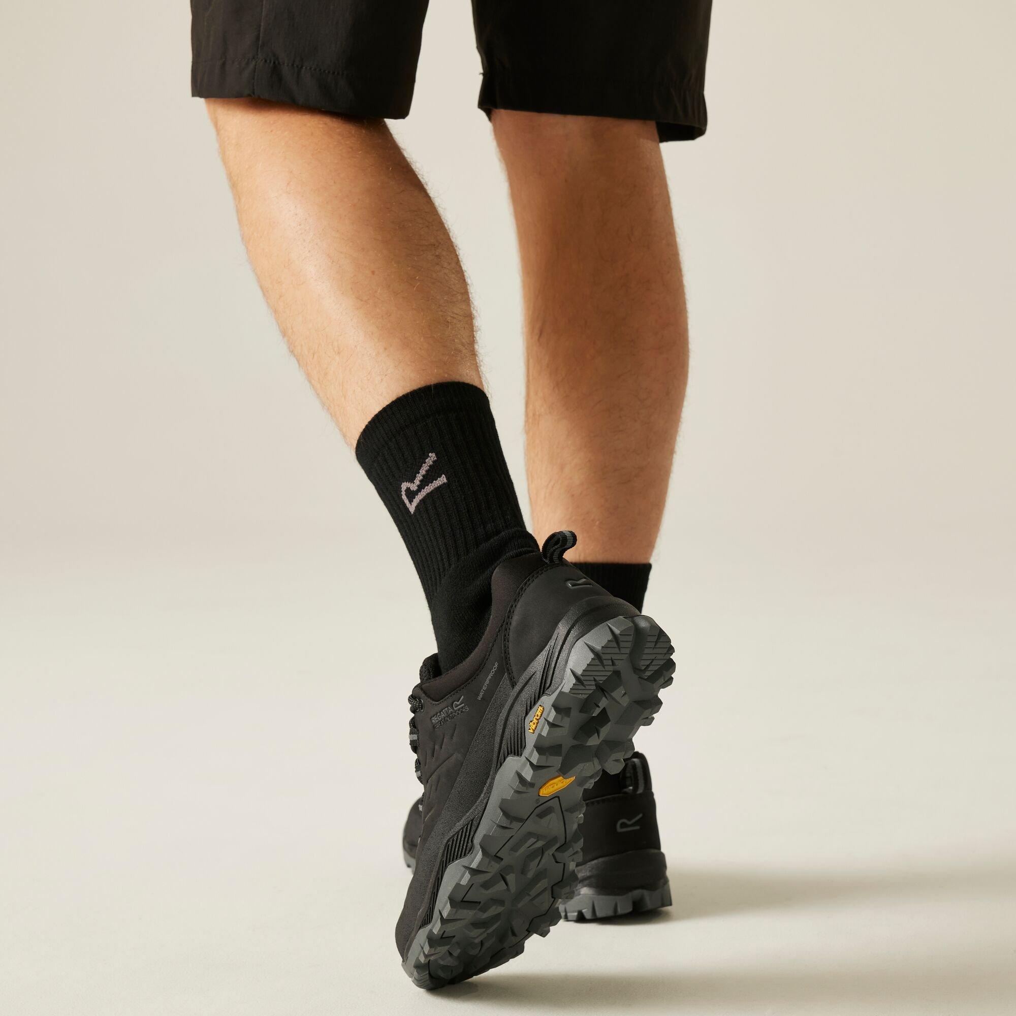 Black - Regatta - Mens Blake Low Waterproof Trainers - 2