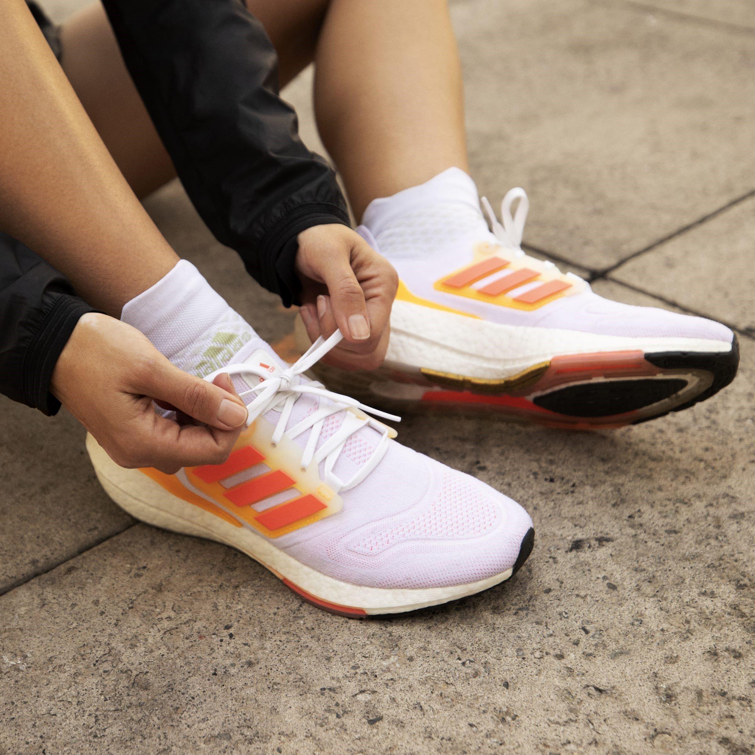 Weiß - adidas - Ultraboost 22 Running Shoes - 16